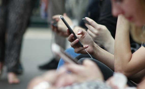 meisjes op social media